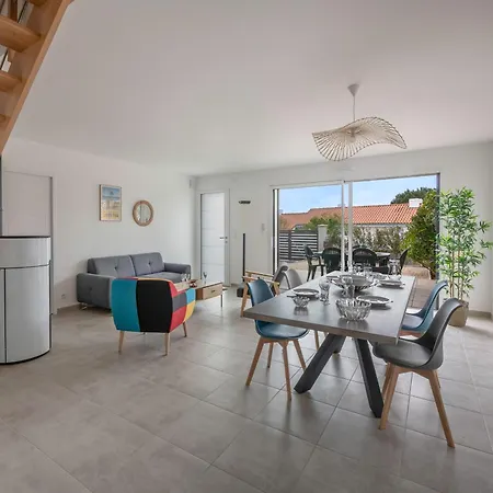 Сasa de vacaciones Maison Récente à 500m De La Pour 5 *
